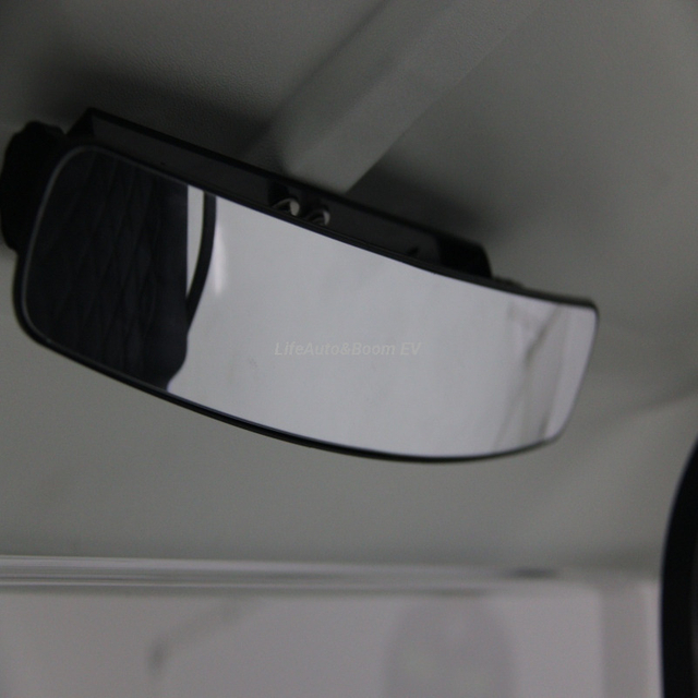 Adjustable Center Rear-View Mirror