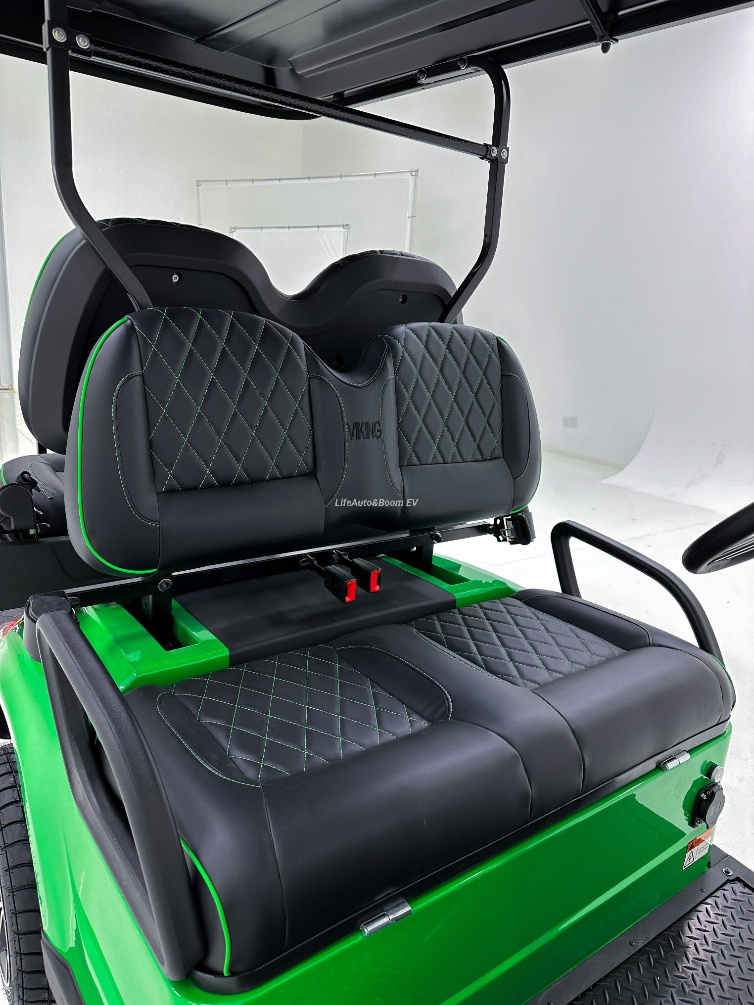 Easy Drive Ergonomic Seats Electric Golf Cart for Camping Access